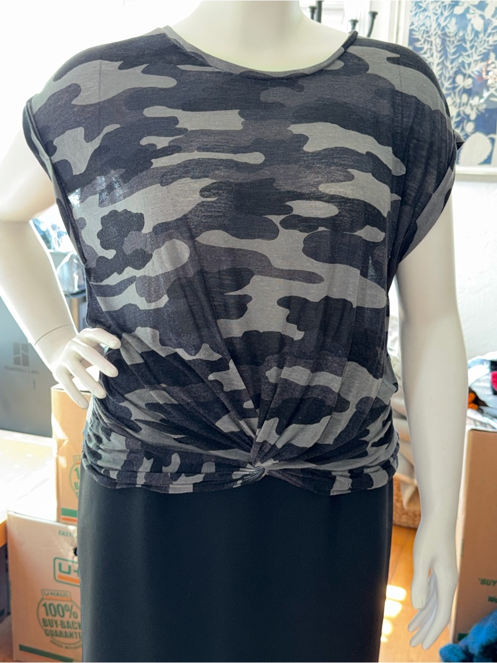 Lucky Brand Black & Gray Camo Knot Front Tee sz L